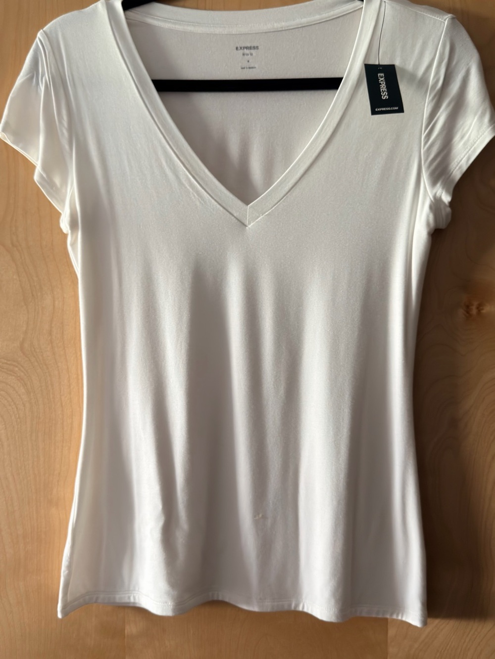 Express White V-Neck Short Sleeve Tee